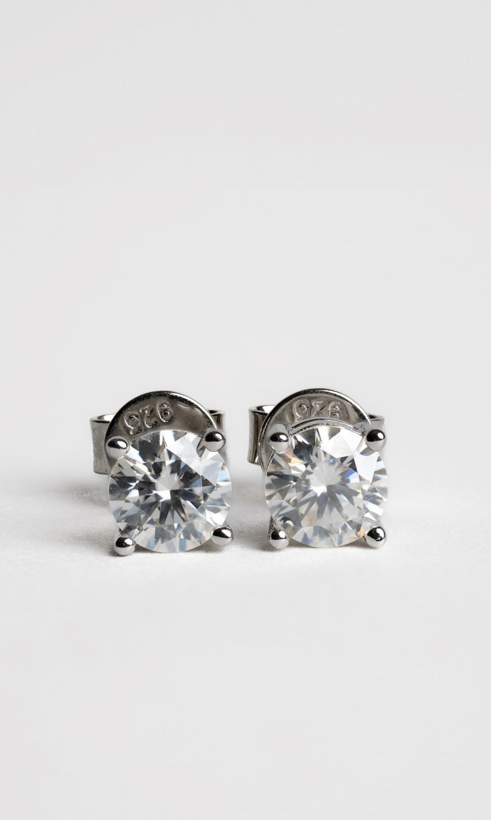 Moissaniet Oorbellen Rond in Zilver – Schroefsluiting