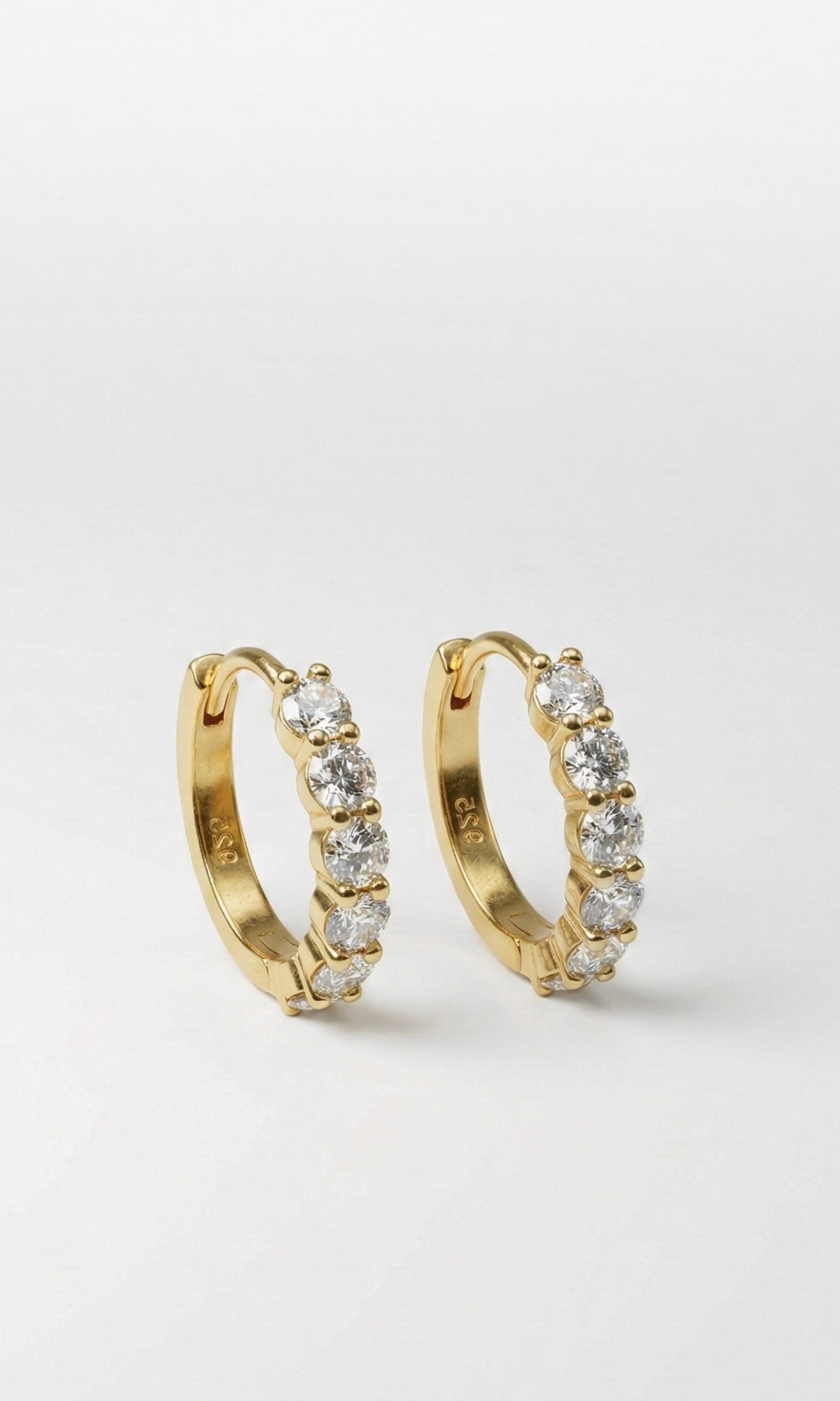 Moissaniet oorbellen | hoops | goud